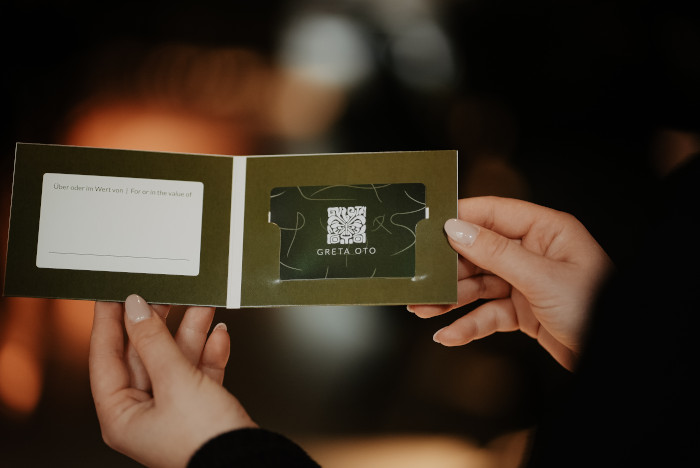 eine Person mit einer Green Card